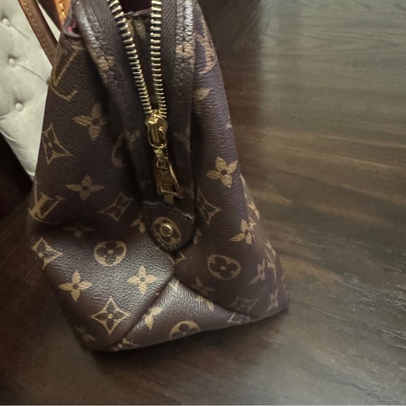 Louis Vuitton Brown Satchel with Iconic Monogram - Picture 2 of 14